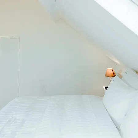 Heirloom - A Flemish Tale 3*