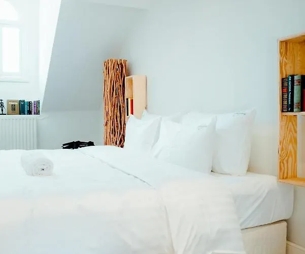 Heirloom - A Flemish Tale