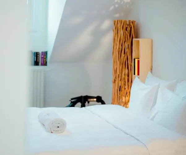 Heirloom - A Flemish Tale