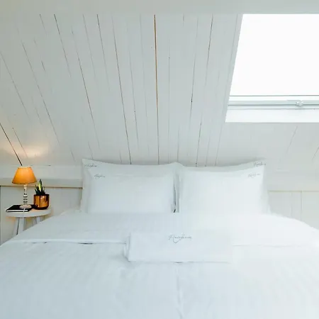 Heirloom - A Flemish Tale 3* Gent