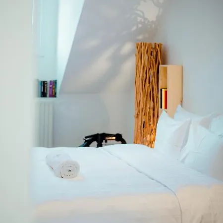 Heirloom - A Flemish Tale