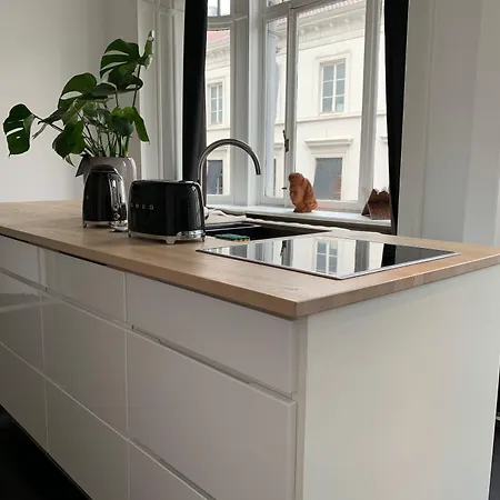 Heirloom - A Flemish Tale 3*