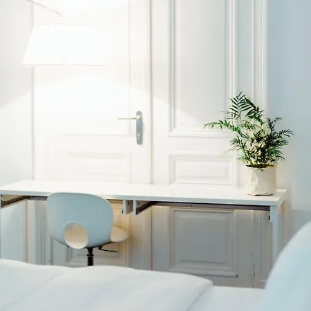 Heirloom - A Flemish Tale 3*